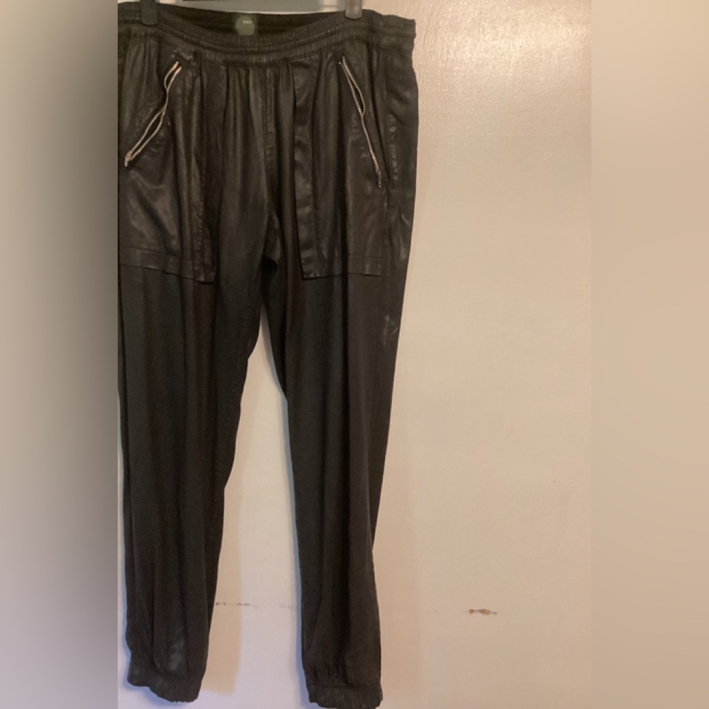 - DWP jogger pants Sz 28